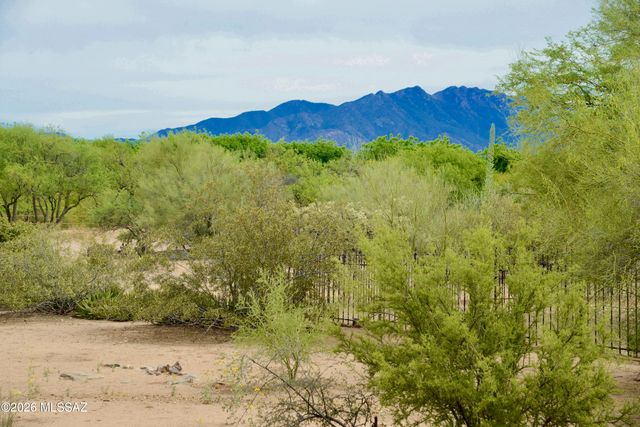 747 S La Huerta, Green Valley, AZ 85614