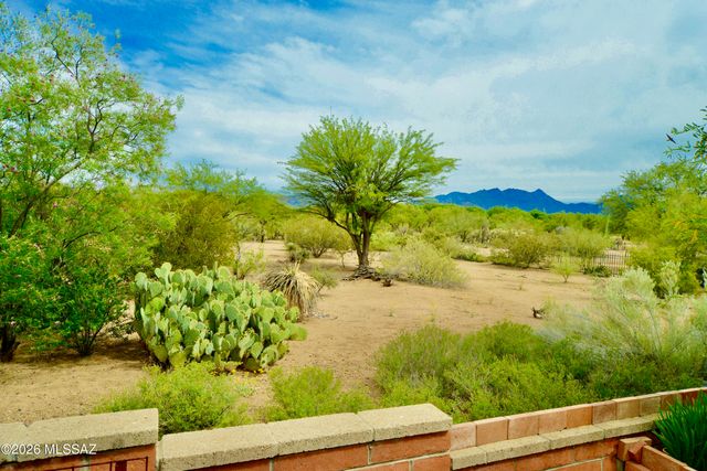 747 S La Huerta, Green Valley, AZ 85614