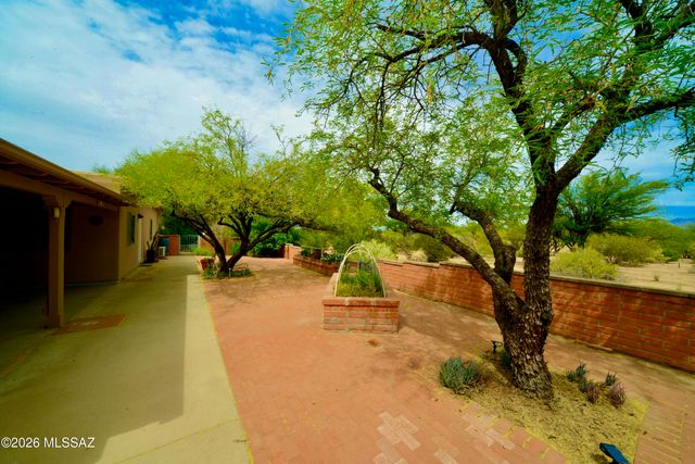 747 S La Huerta, Green Valley, AZ 85614