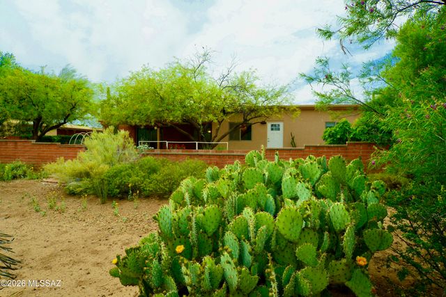 747 S La Huerta, Green Valley, AZ 85614