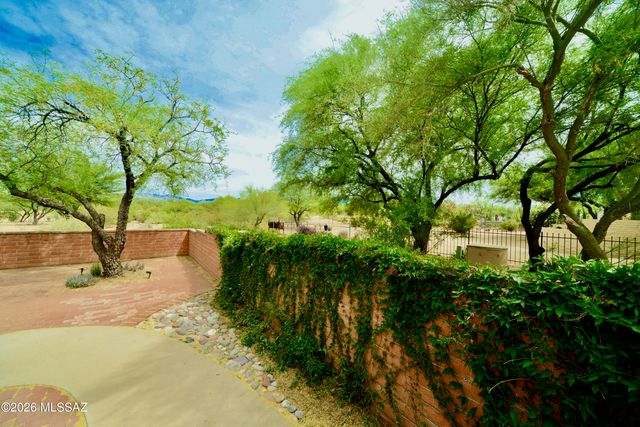 747 S La Huerta, Green Valley, AZ 85614
