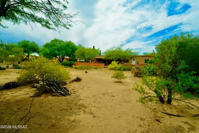 747 S La Huerta, Green Valley, AZ 85614