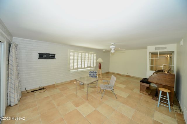 747 S La Huerta, Green Valley, AZ 85614