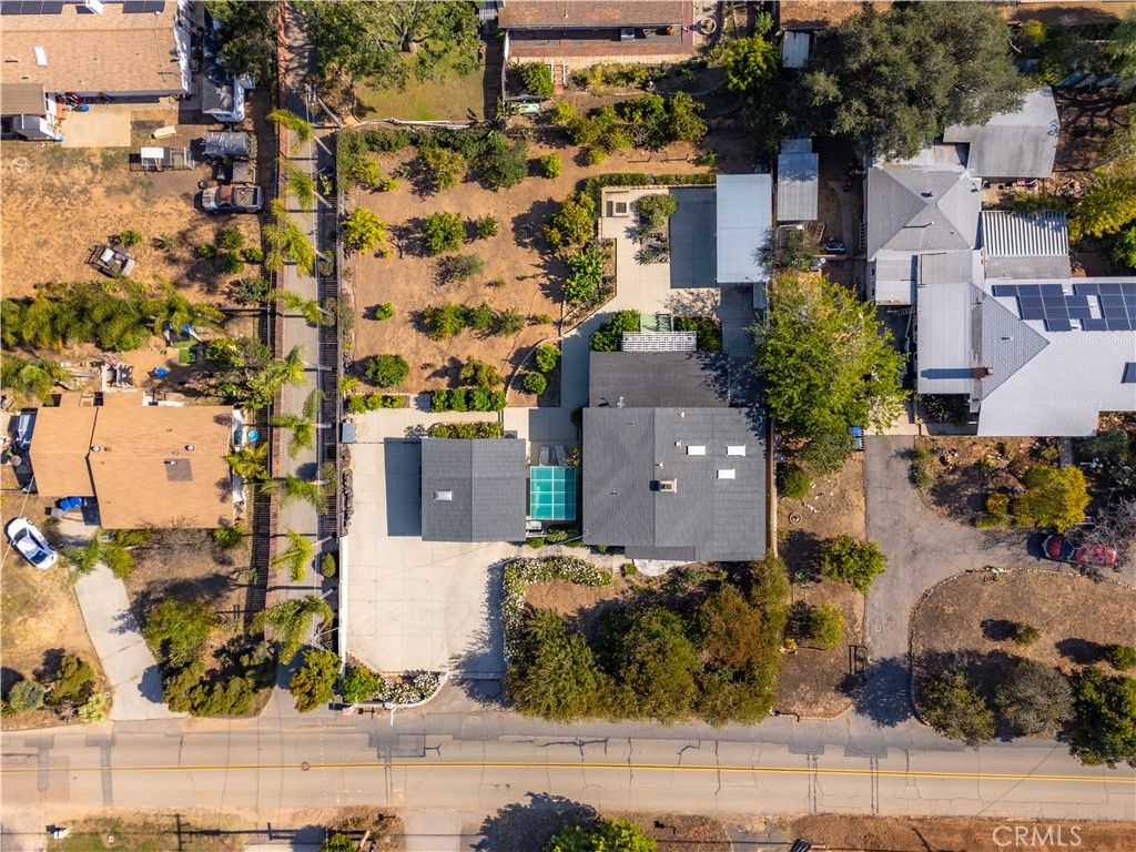 Image 2 of property listing at 1611 Hillcrest, Fallbrook, CA 92028