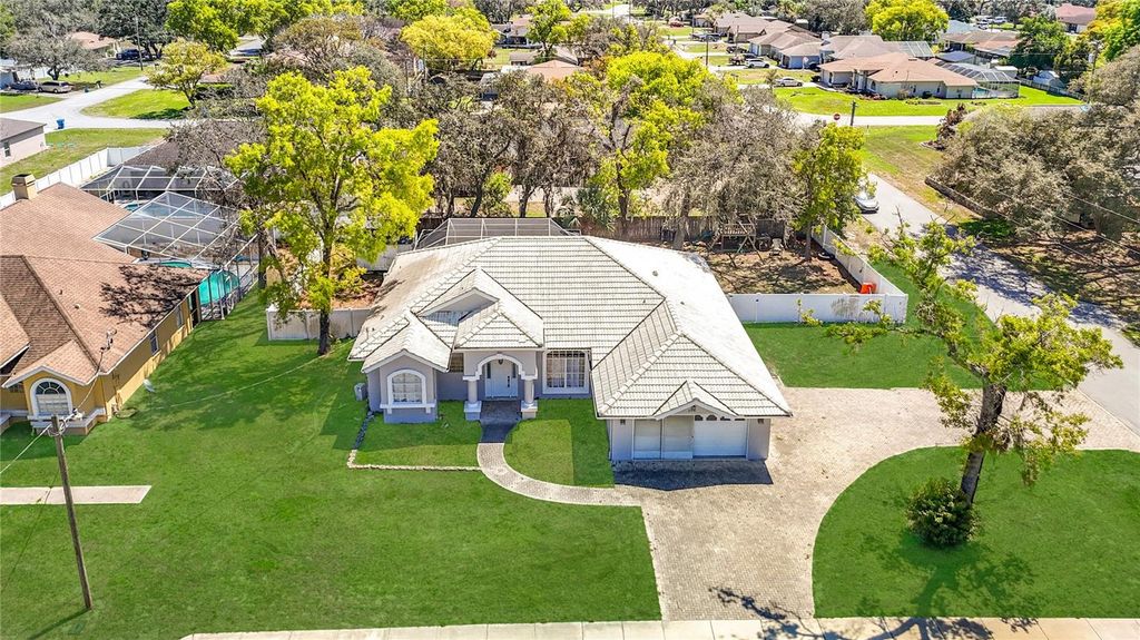 Image 5 of property listing at 3310 DELTONA, Spring Hill, FL 34606