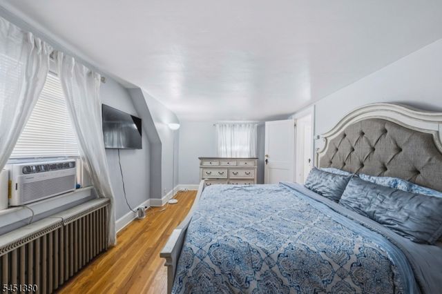 668 Greenbrook Rd, North Plainfield Boro, NJ 07063