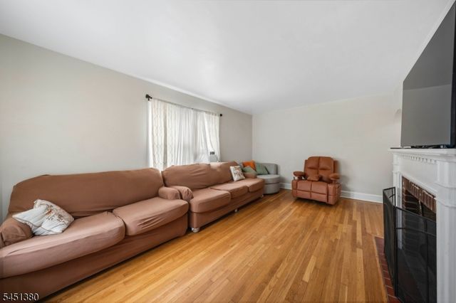 668 Greenbrook Rd, North Plainfield Boro, NJ 07063