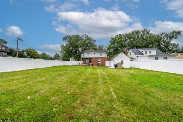 668 Greenbrook Rd, North Plainfield Boro, NJ 07063