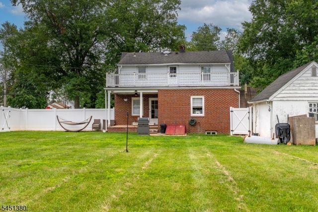 668 Greenbrook Rd, North Plainfield Boro, NJ 07063