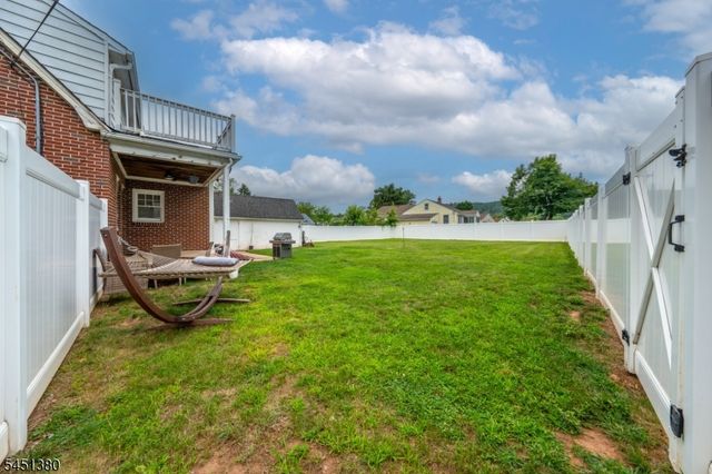 668 Greenbrook Rd, North Plainfield Boro, NJ 07063
