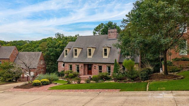 5 Ridgeview Court, Little Rock, AR 72227