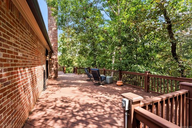 5 Ridgeview Court, Little Rock, AR 72227