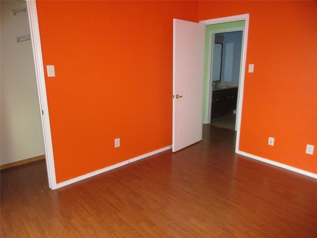 214 Westbrook Drive, Arlington, TX 76002