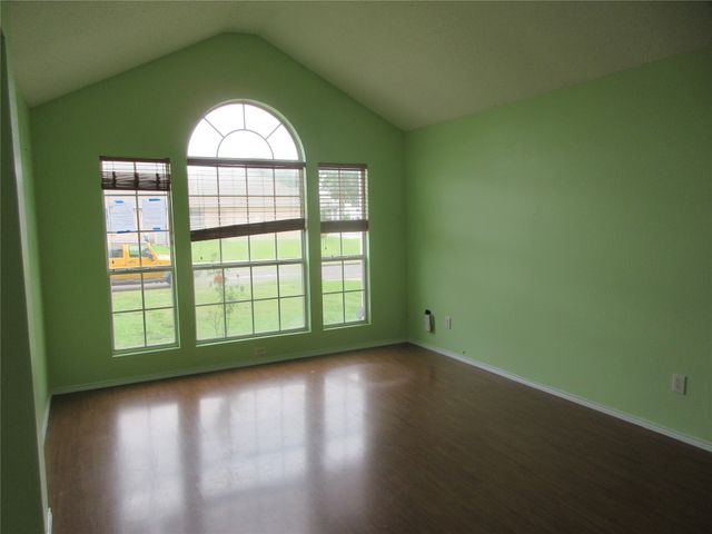 214 Westbrook Drive, Arlington, TX 76002