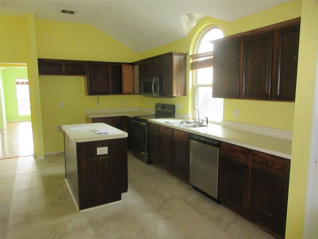 214 Westbrook Drive, Arlington, TX 76002