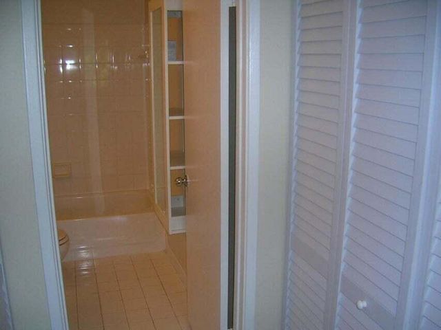 111 Yacht Club Way 305, Hypoluxo, FL 33462