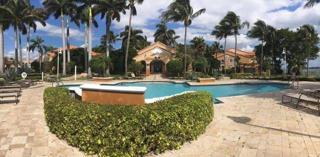 111 Yacht Club Way 305, Hypoluxo, FL 33462