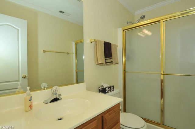 128 Troonsway Road, Winston-salem, NC 27127