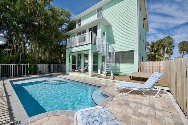 104 Washington AVE, Fort Myers Beach, FL 33931