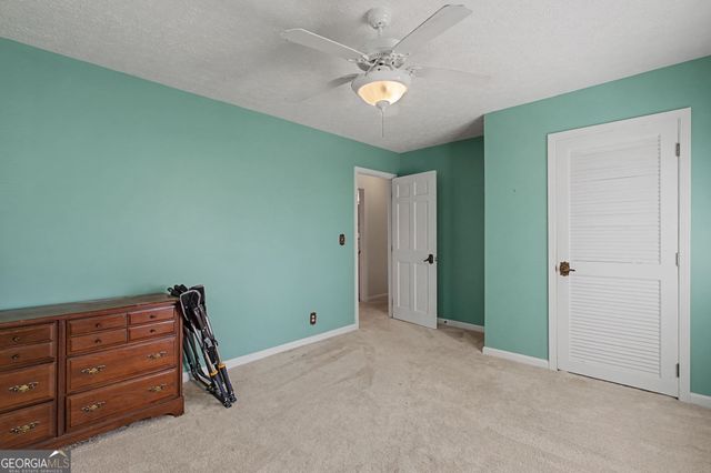 10 Laverne Court SE, Silver Creek, GA 30173