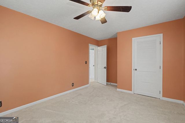 10 Laverne Court SE, Silver Creek, GA 30173