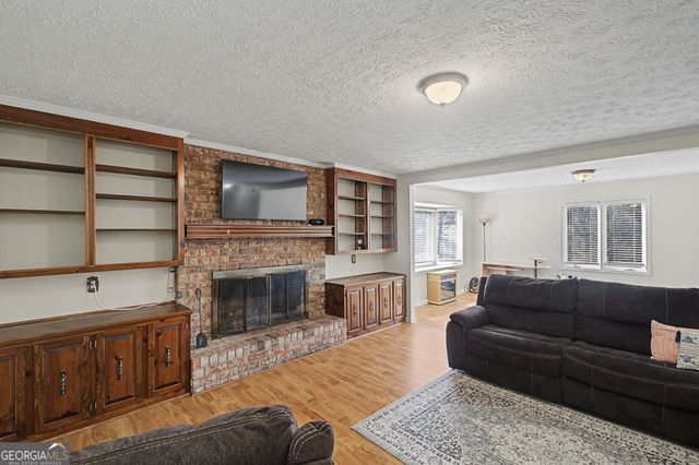 10 Laverne Court SE, Silver Creek, GA 30173