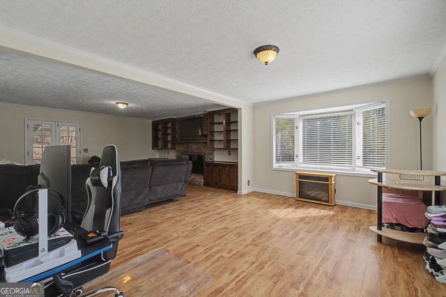 10 Laverne Court SE, Silver Creek, GA 30173