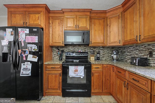 10 Laverne Court SE, Silver Creek, GA 30173