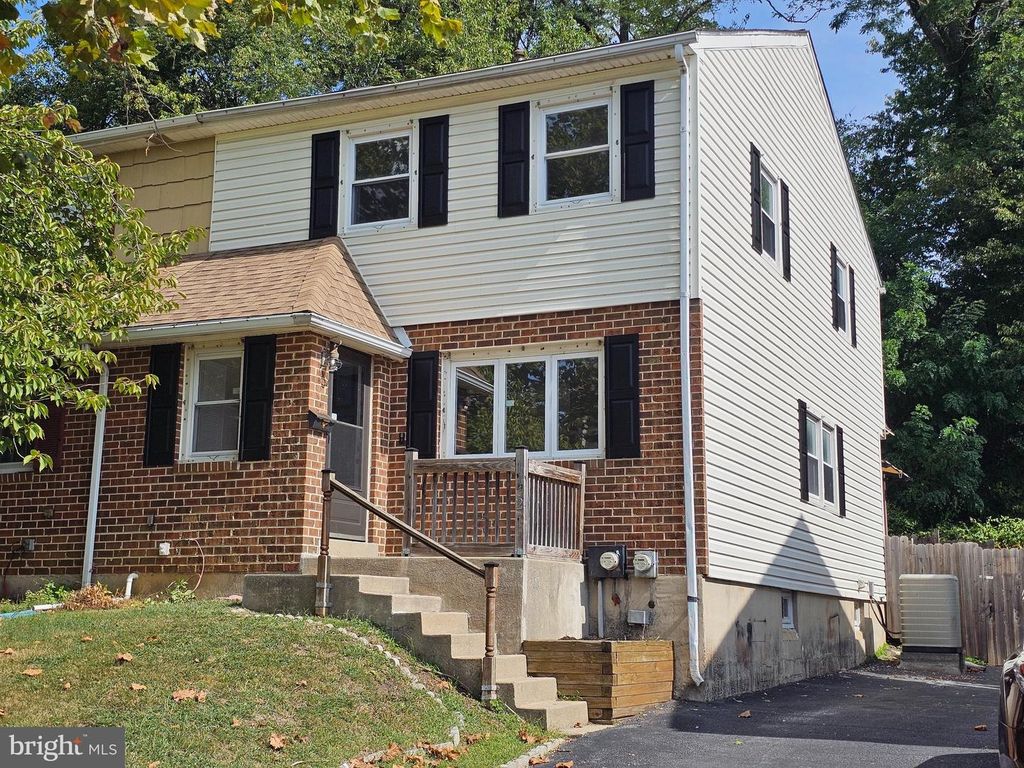 1421 BRADLEY ST, Marcus Hook, PA 19061