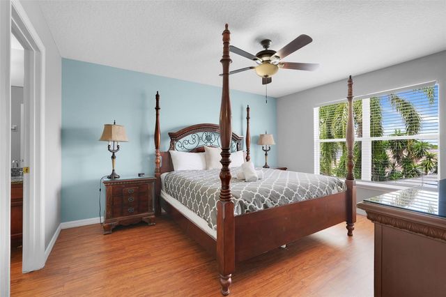 8033 ACADIA ESTATES COURT, Kissimmee, FL 34747