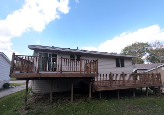 201 E Caulder Circle, Des Moines, IA 50315