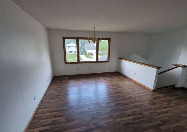 201 E Caulder Circle, Des Moines, IA 50315