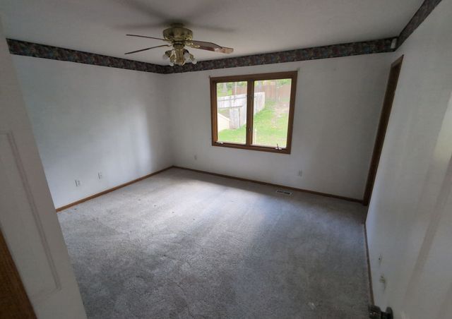 201 E Caulder Circle, Des Moines, IA 50315