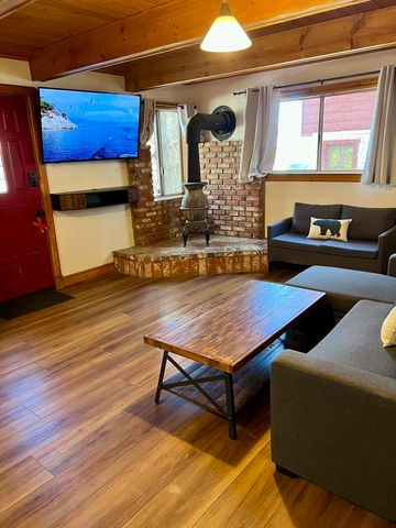 2084 5th Lane, Big Bear, CA 92314