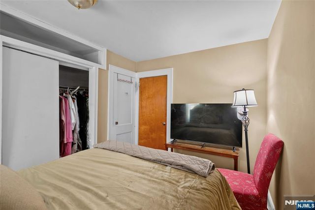 121 Schofield, Newark, NJ 07106