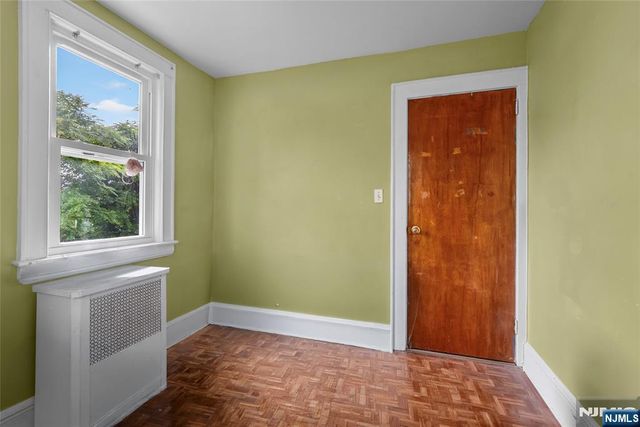 121 Schofield, Newark, NJ 07106