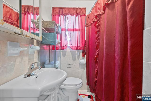 121 Schofield, Newark, NJ 07106