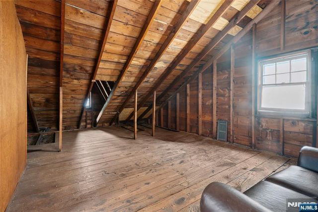 121 Schofield, Newark, NJ 07106