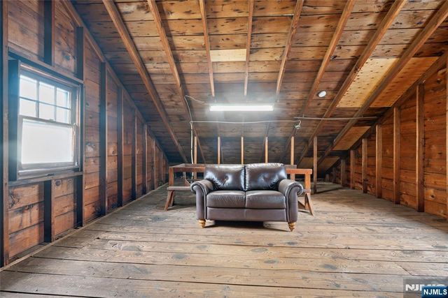 121 Schofield, Newark, NJ 07106