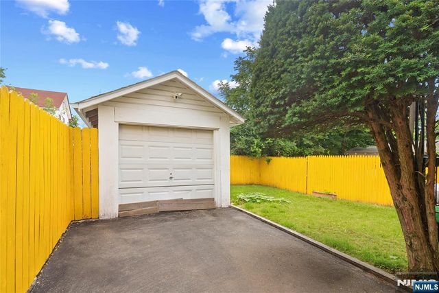 121 Schofield, Newark, NJ 07106