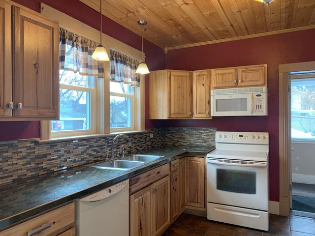 1342 3rd Avenue S, Fargo, ND 58103