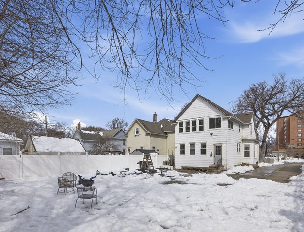 1342 3rd Avenue S, Fargo, ND 58103