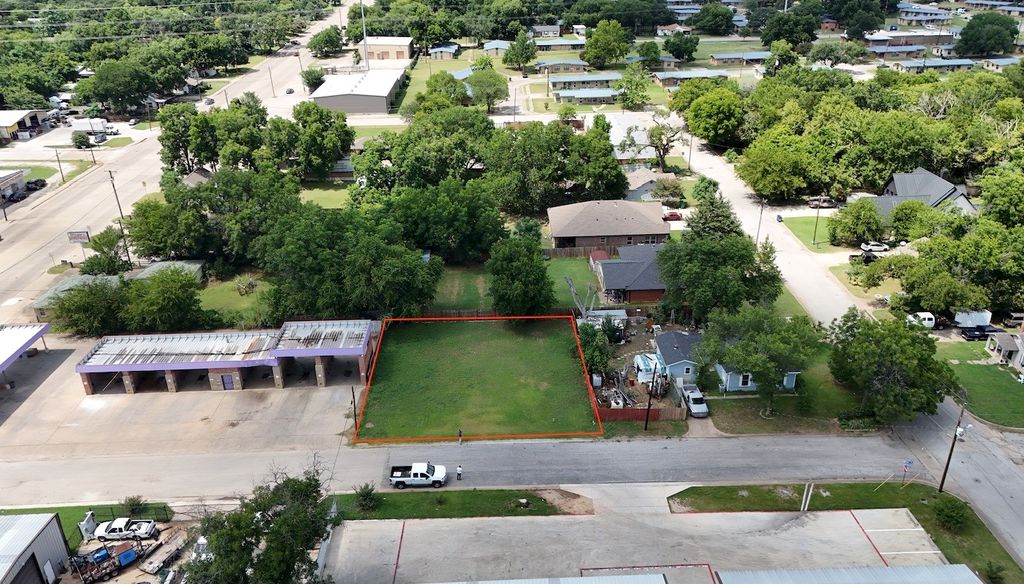 6005 Wall Avenue, Haltom City, TX 76117