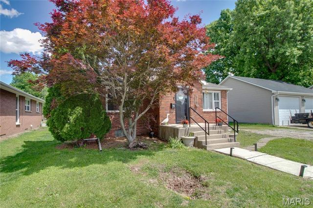315 Doerr Street, Roxana, IL 62084