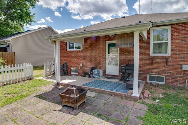 315 Doerr Street, Roxana, IL 62084
