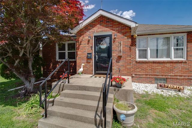 315 Doerr Street, Roxana, IL 62084