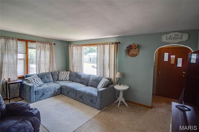 315 Doerr Street, Roxana, IL 62084