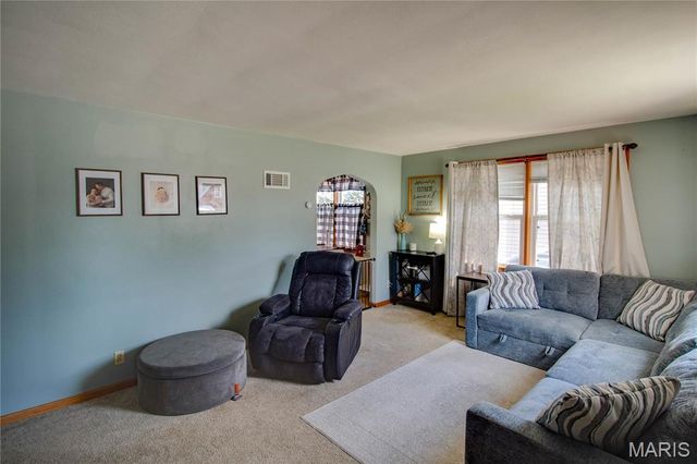 315 Doerr Street, Roxana, IL 62084