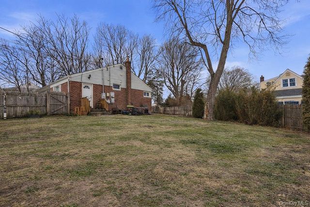 45 Oakley Drive, Huntington, NY 11746