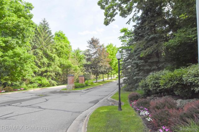 35 SHANNON GLEN Drive, Tyrone Township, MI 48430